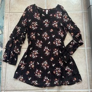 Long ruffle sleeve v-neck dress